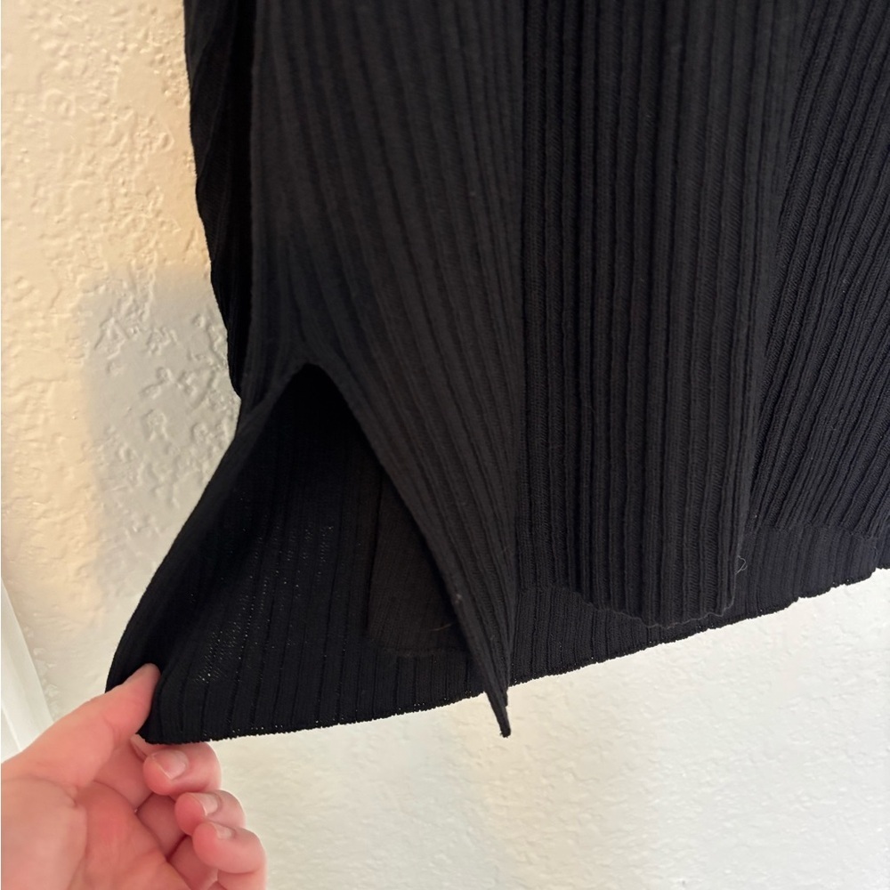 Bloomingdale's Classic Black Ribbed Long Sleeve Top - Picture 6 of 7
